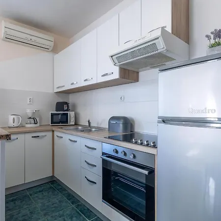 Apartamento Milka In In Strandnaehe Poreč